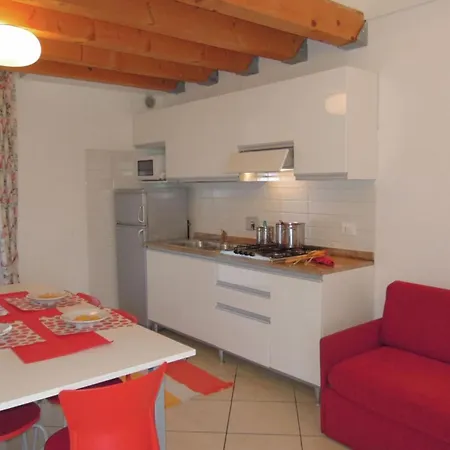 With Swimming Pool Μπιμπιόνε