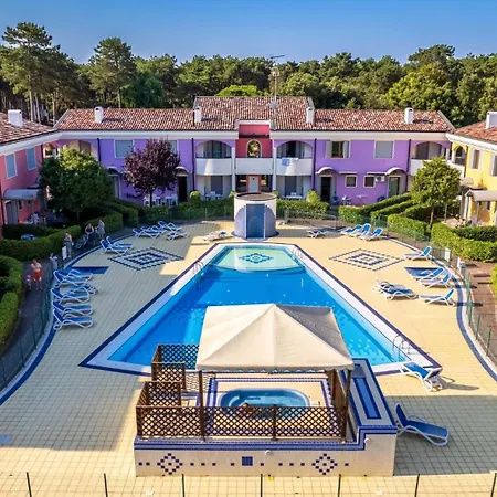 Appartamento With Swimming Pool Bibione